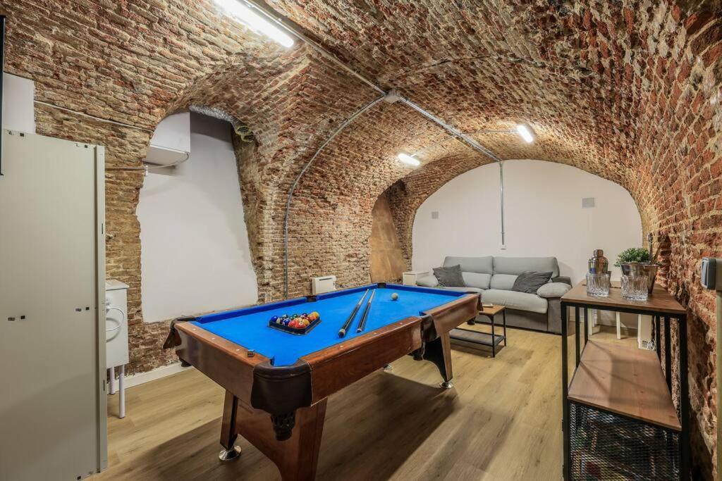 マドリードUnique Flat La Latina * Billiard & Dartsアパートメント エクステリア 写真